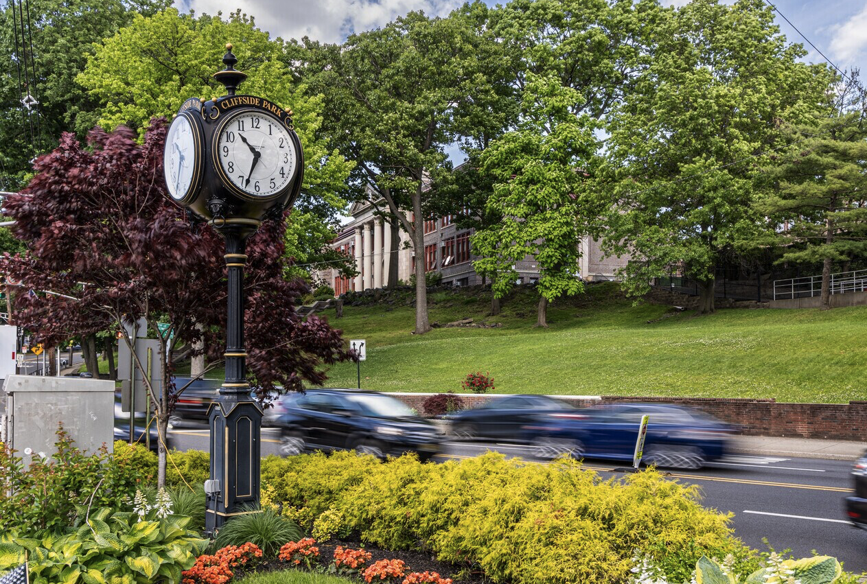 Cliffside Park, NJ street view